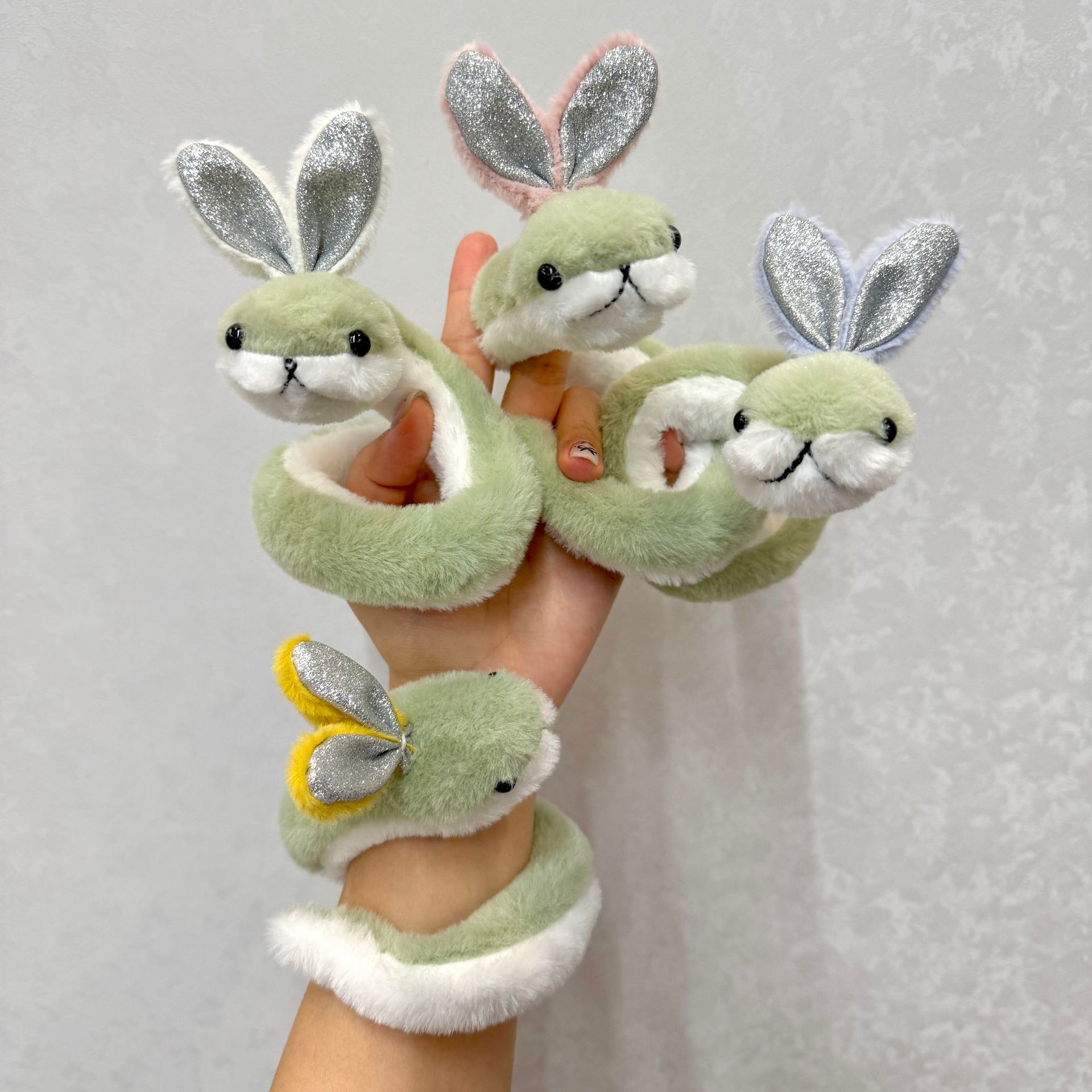 37cmのぬいぐるみヘビの飾り、かわいい漫画風の緑のヘビの装 - Baby Nursery Green のレビューと価格